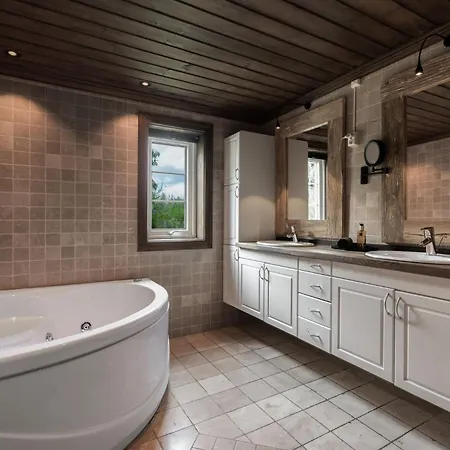 Norefjell - Storhytte Med Jacuzzi Og Fantastisk Beliggenhet 4*