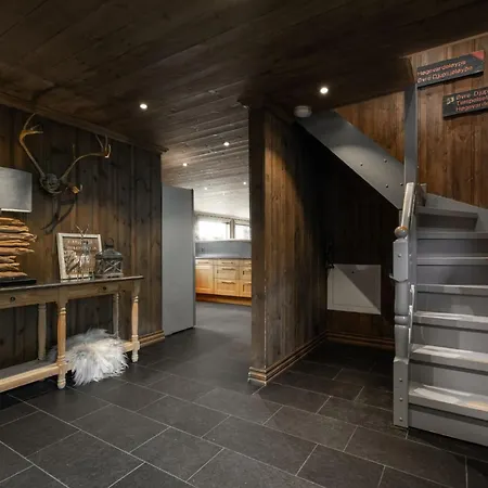 Värdshus Norefjell - Storhytte Med Jacuzzi Og Fantastisk Beliggenhet 4*